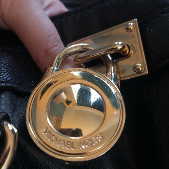 *SOLD* Michael Kors large Hamilton Satchel - Picture 2 of 6